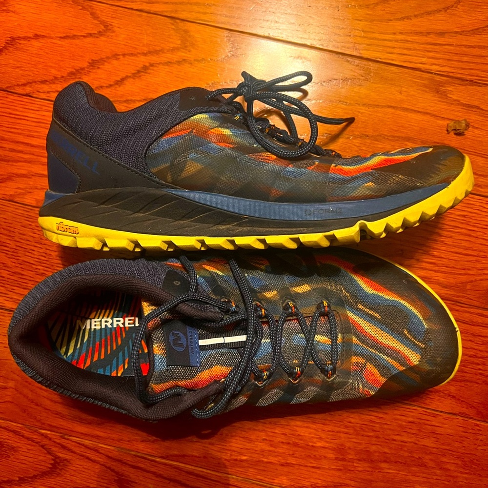 Woman’s Merrell Antora Rainbow Mountain 3 size 11